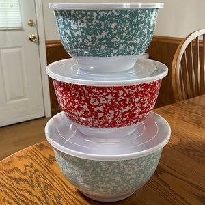 Pioneer Woman mixing bowls